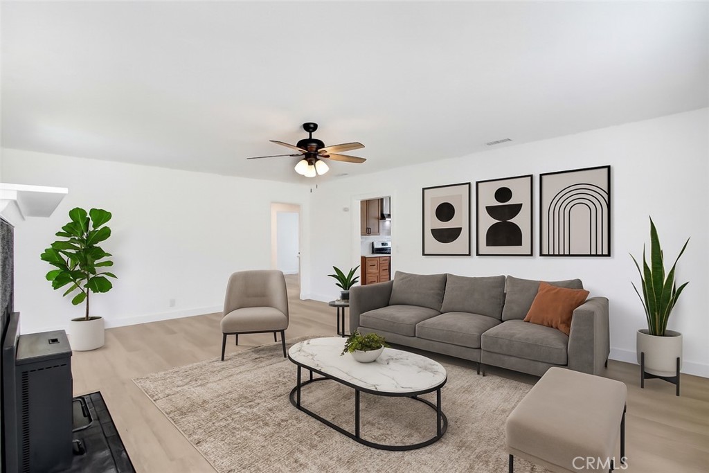 73 W Gilman Street Property Photo 3