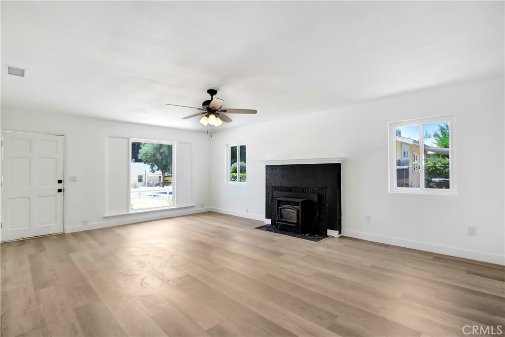 73 W Gilman Street Property Photo 4