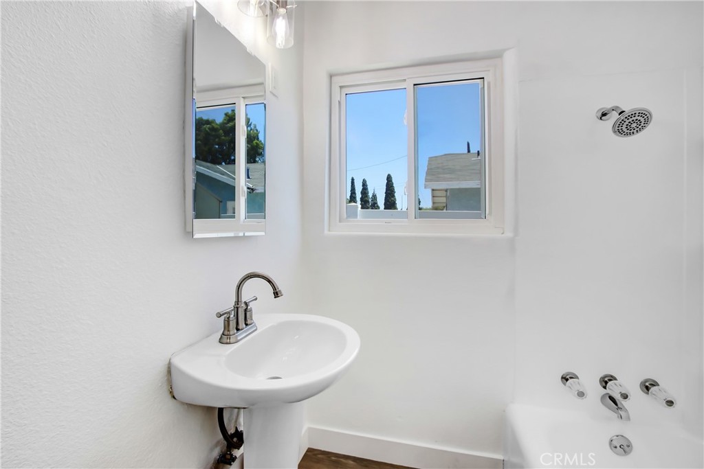 73 W Gilman Street Property Photo 8