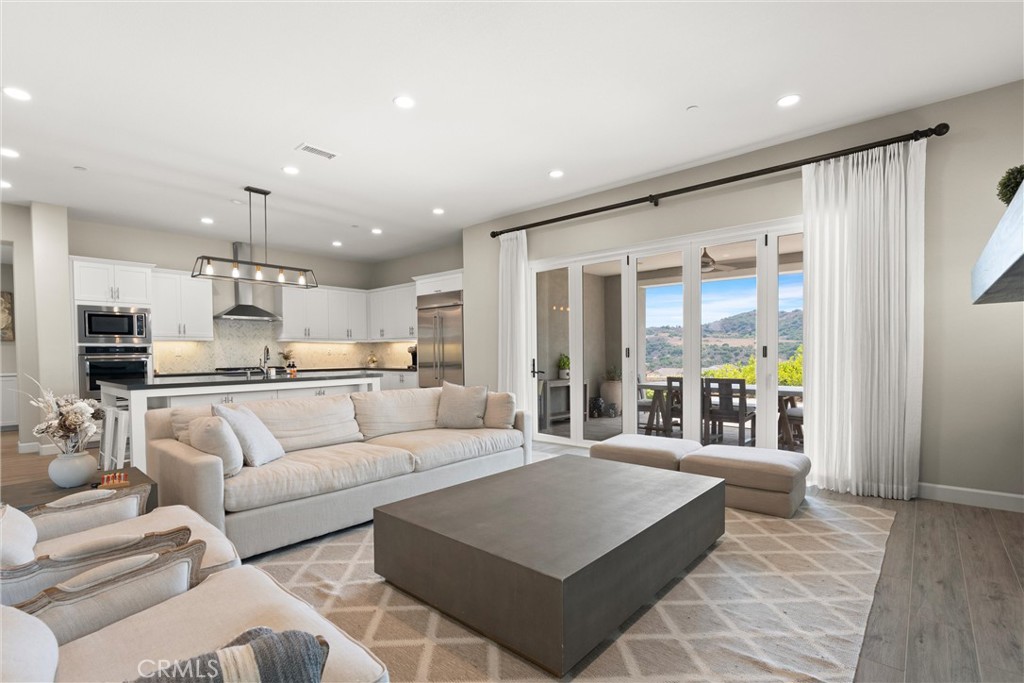 19 Tandeo Drive Property Photo 11