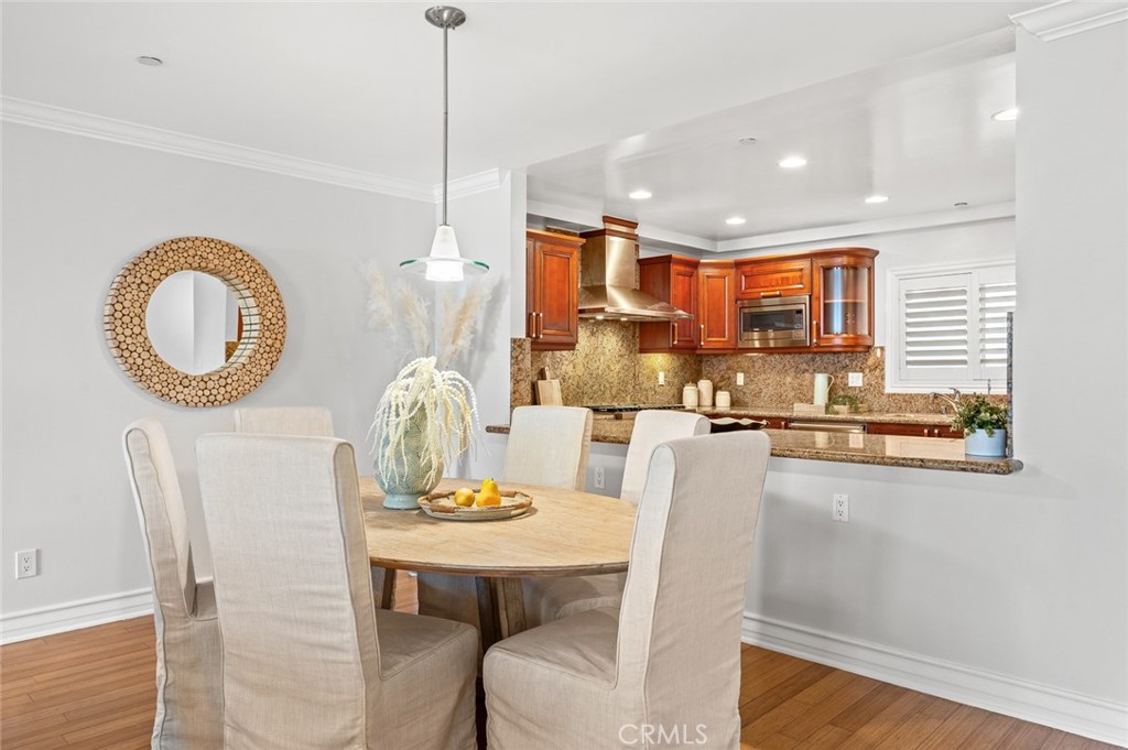 1828 Glendon Avenue 102 Property Photo 10