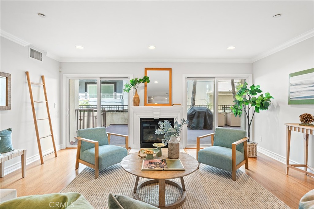 1828 Glendon Avenue 102 Property Photo 12