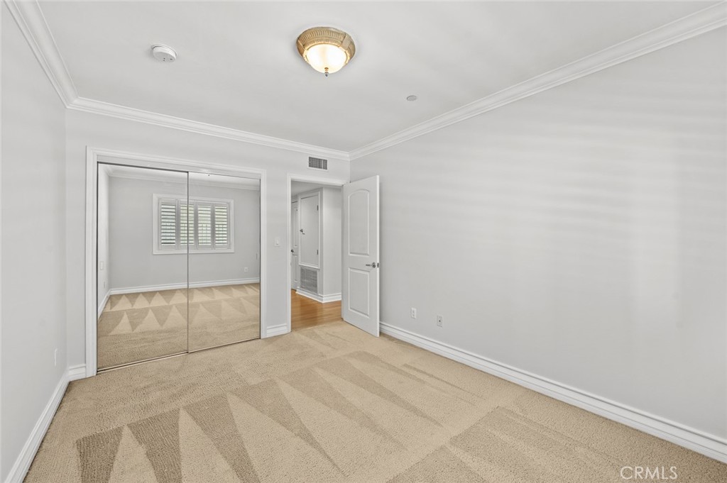 1828 Glendon Avenue 102 Property Photo 17