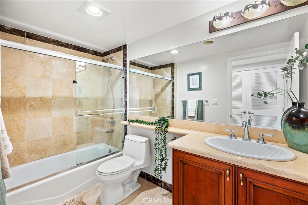 1828 Glendon Avenue 102 Property Photo 21