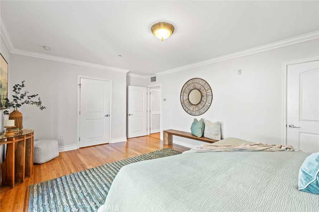 1828 Glendon Avenue 102 Property Photo 24