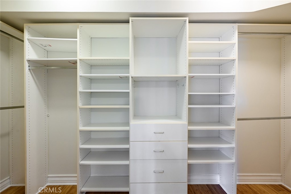 1828 Glendon Avenue 102 Property Photo 26