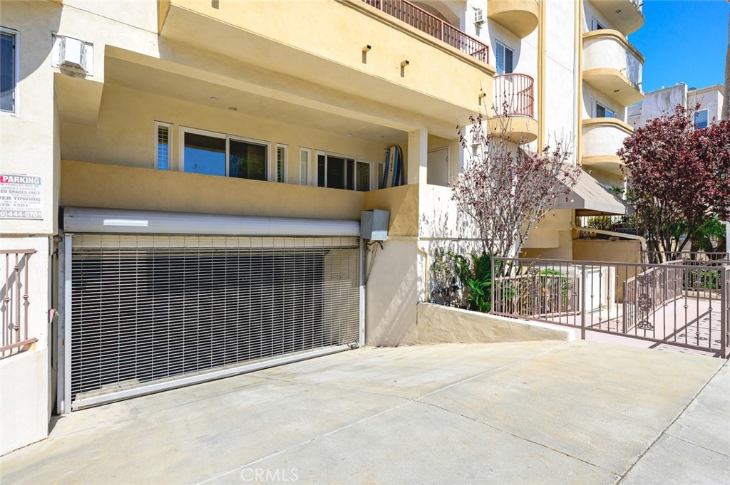 1828 Glendon Avenue 102 Property Photo 39