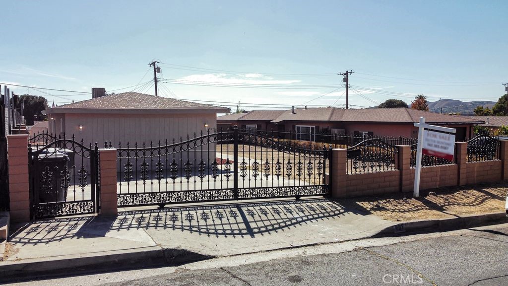 287 E 48th Street Property Photo 8