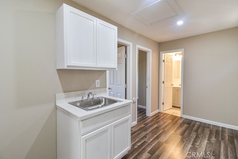 287 E 48th Street Property Photo 24