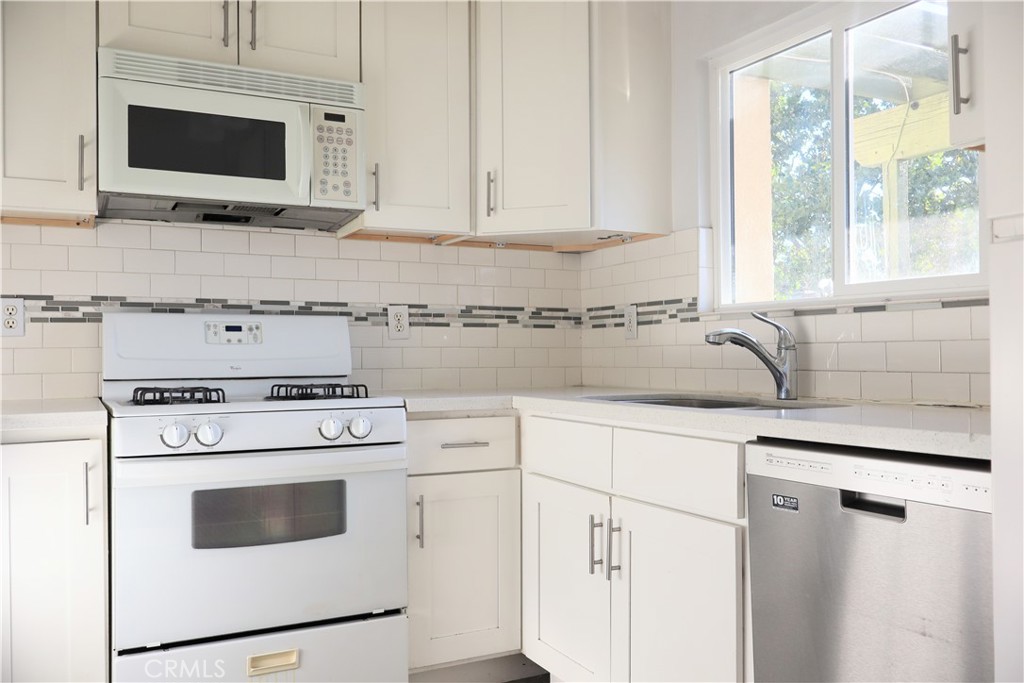 8425 Sunset Trail Place E Property Photo 7