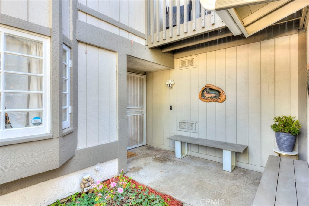 3341 Calle La Veta Property Photo 4