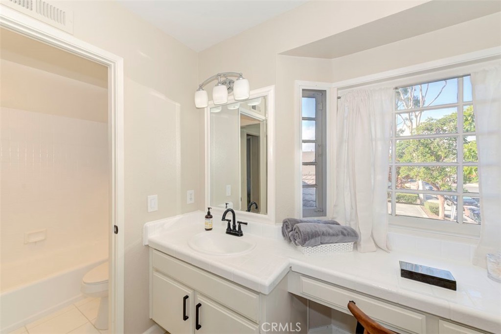 3341 Calle La Veta Property Photo 33