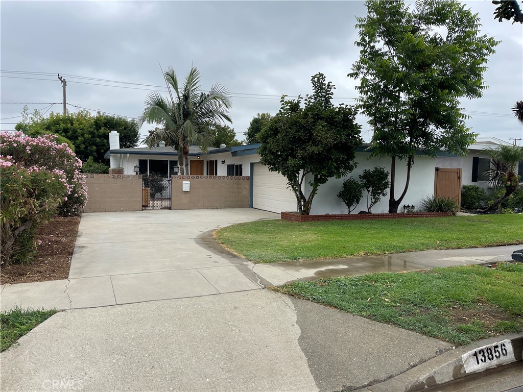 13856 Mulberry Drive Property Photo 1