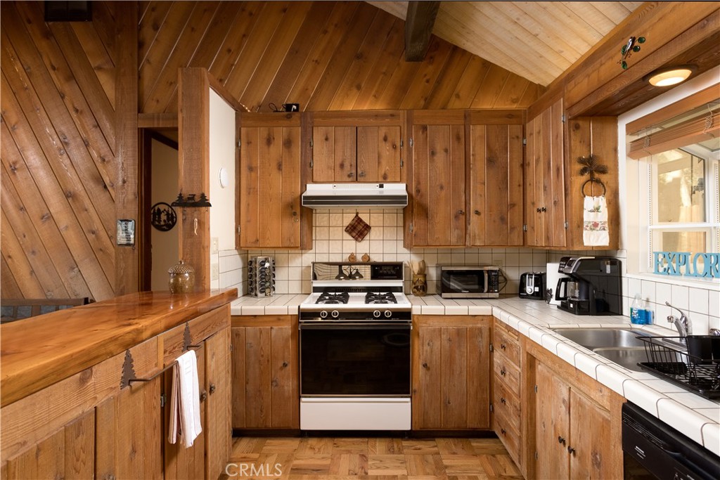 43014 Moonridge Road Property Photo 16