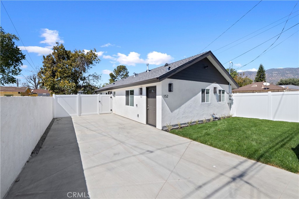152 S Wabash Property Photo 1