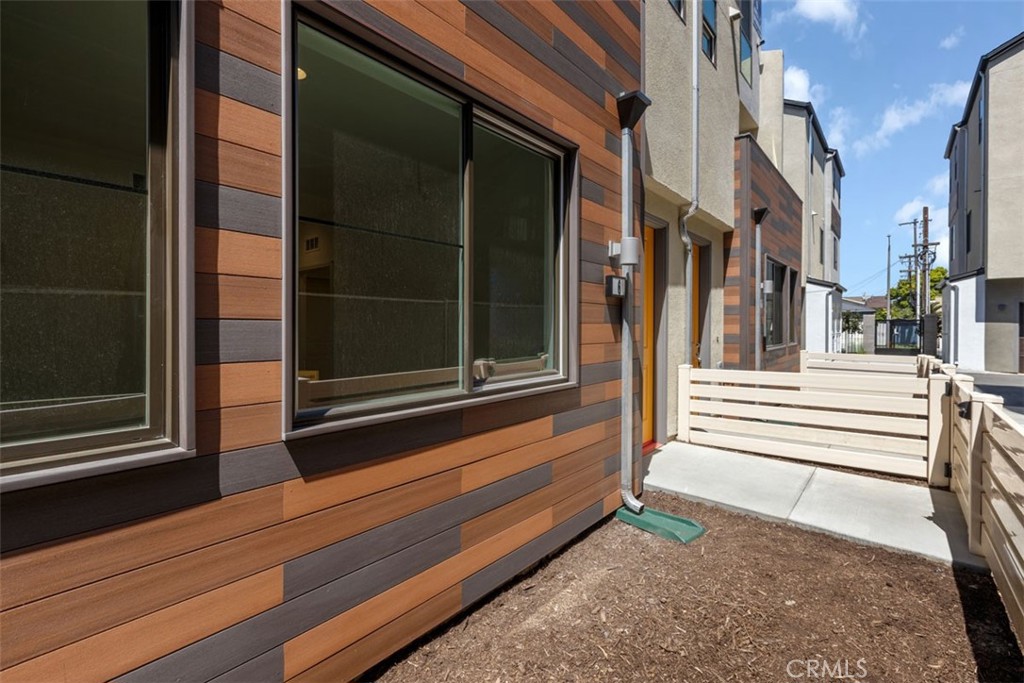 5868 Linden Ave Avenue 6 Property Photo 1
