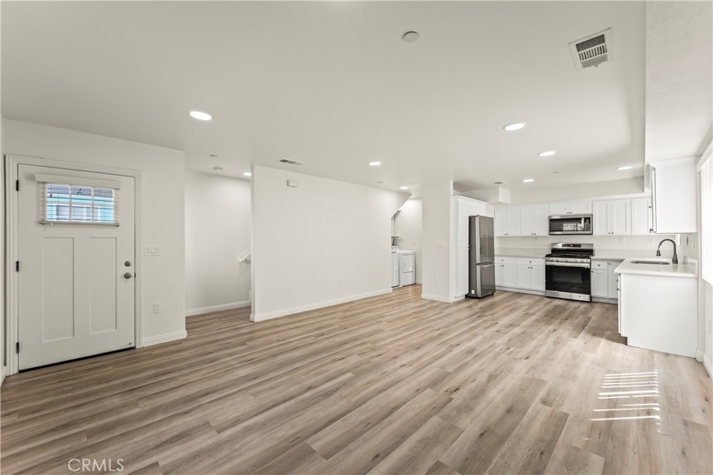 6828 Miramonte Boulevard Property Photo 5