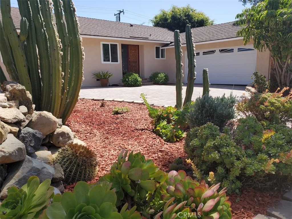 230 Santa Barbara Shores Drive Property Photo 1