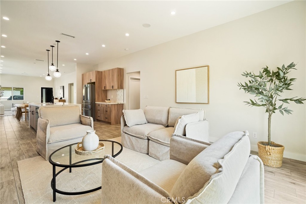 422 Almond Avenue Property Photo 12