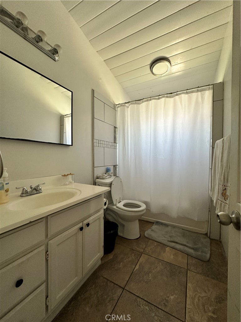 2238 Walnut Avenue Property Photo 6