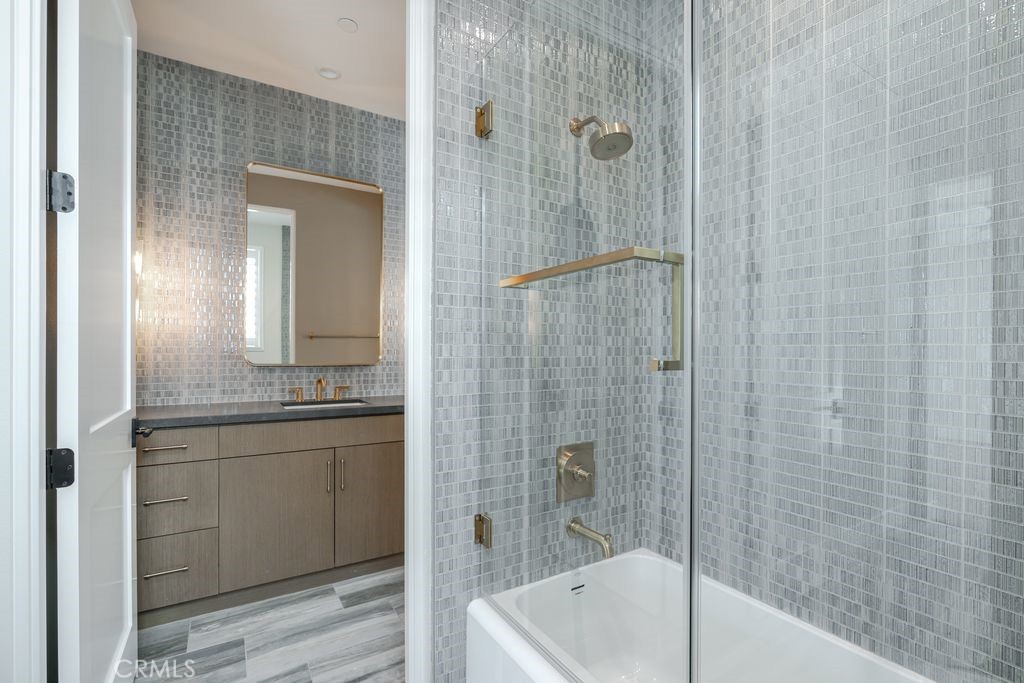 737 Via Arezzo Place Property Photo 24