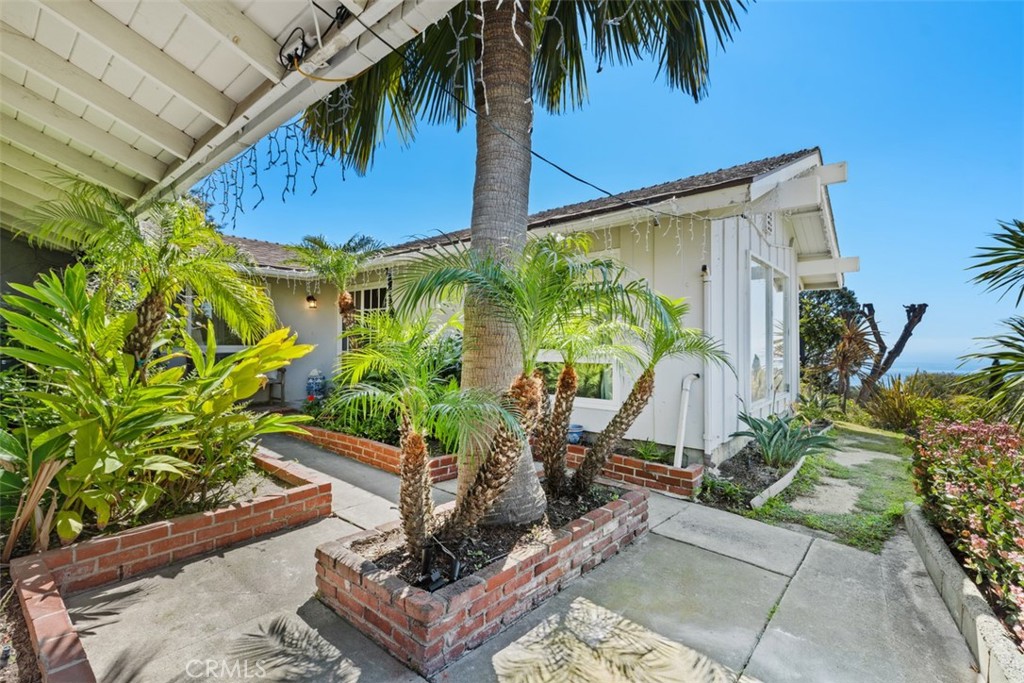 3068 Zell Drive Property Photo 4