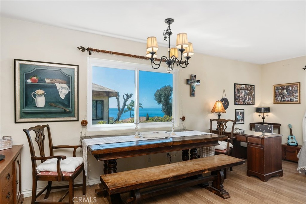 3068 Zell Drive Property Photo 11