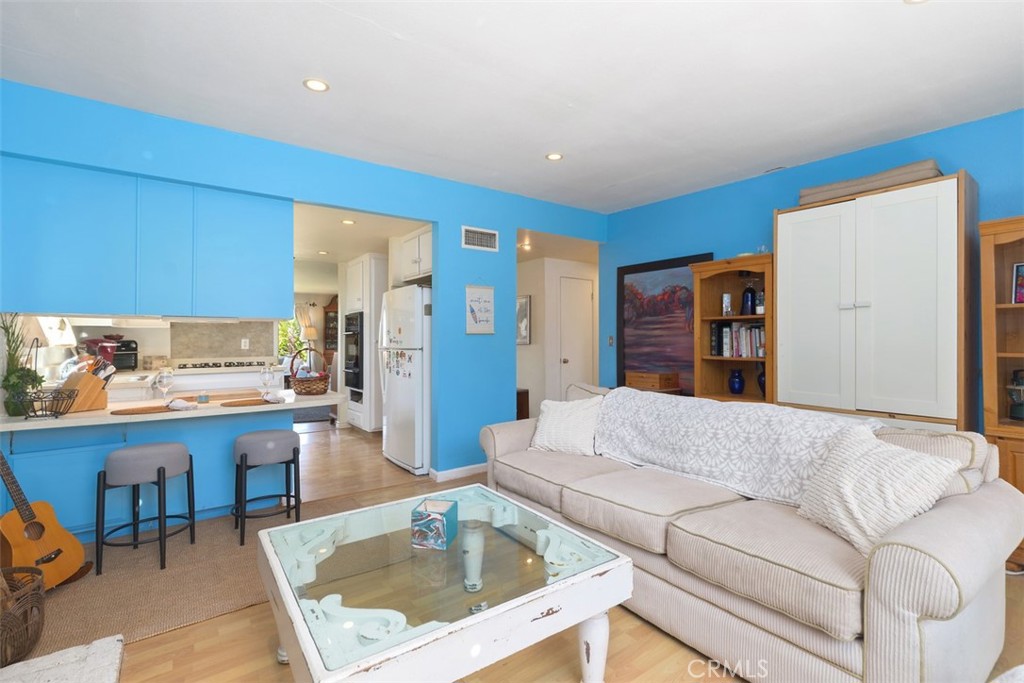 3068 Zell Drive Property Photo 17