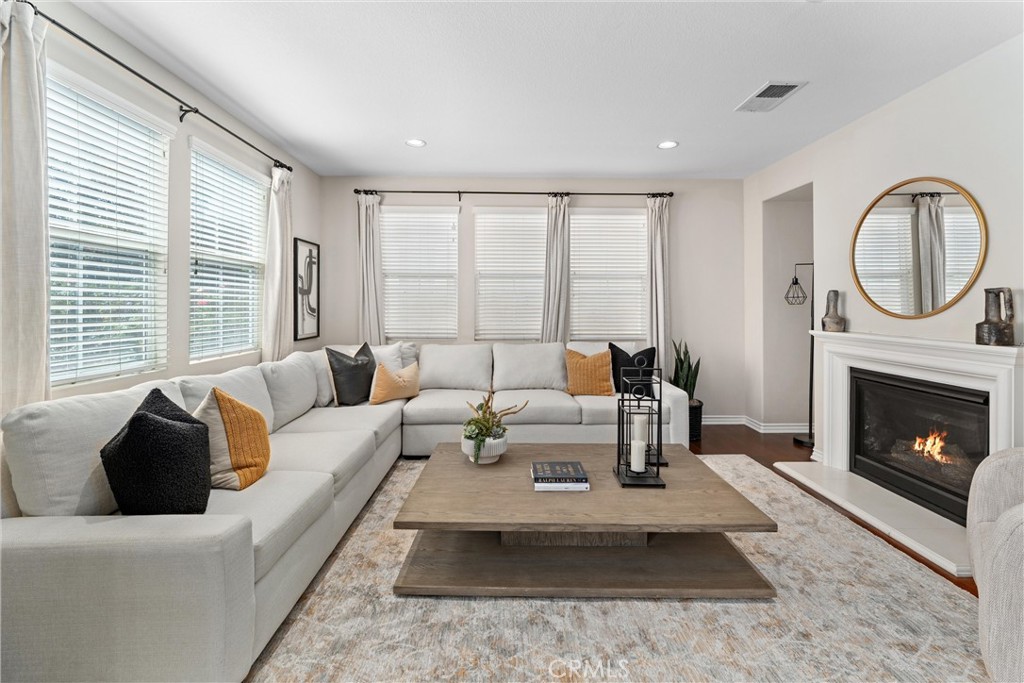 3229 Larkspur Street Property Photo 11