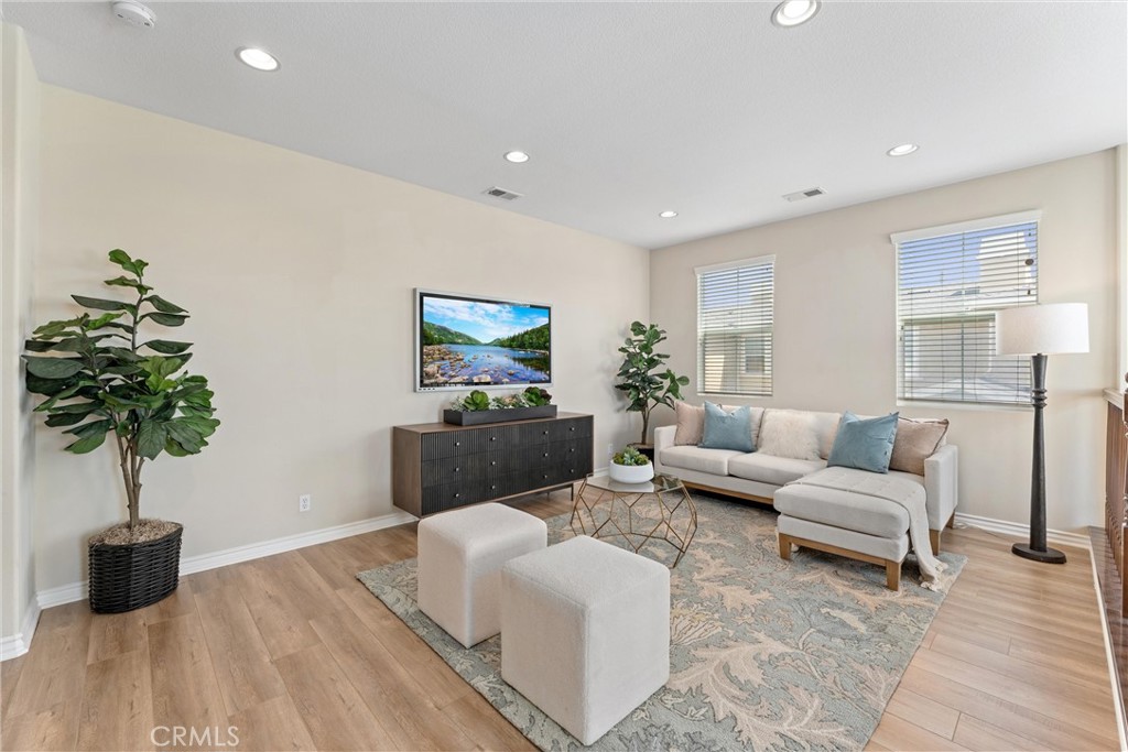 3229 Larkspur Street Property Photo 23