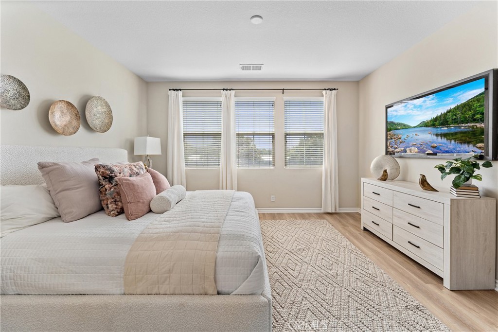 3229 Larkspur Street Property Photo 25