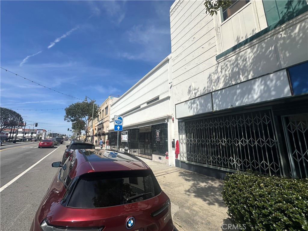 624 S Pacific Avenue Property Photo 3