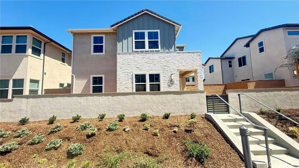 285 Shoveler Property Photo 1