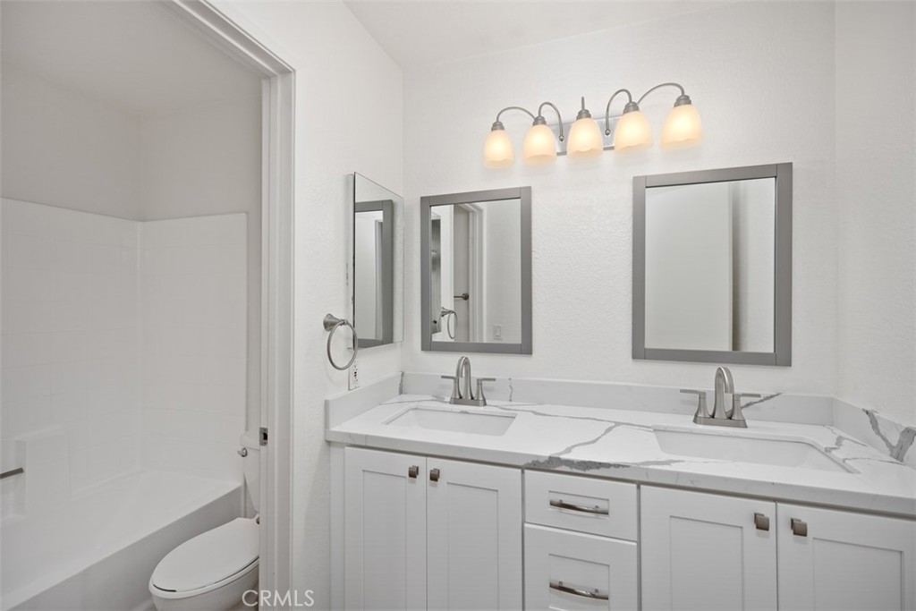 53 Anil Property Photo 10