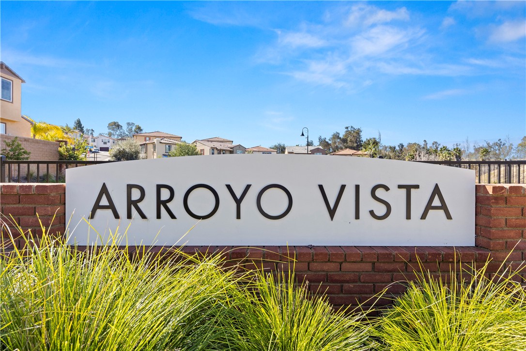 895 Brookdale Drive Property Photo 2