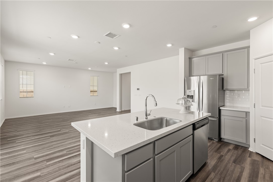 895 Brookdale Drive Property Photo 10