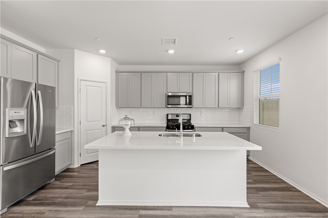 895 Brookdale Drive Property Photo 11