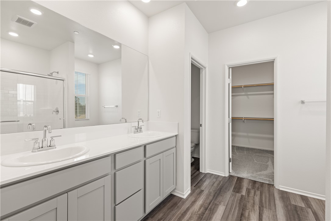 895 Brookdale Drive Property Photo 16