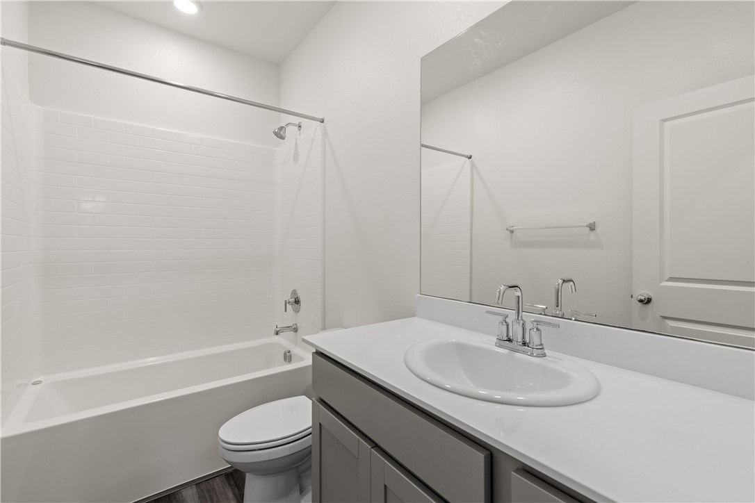 895 Brookdale Drive Property Photo 19