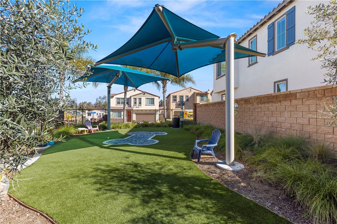 895 Brookdale Drive Property Photo 29