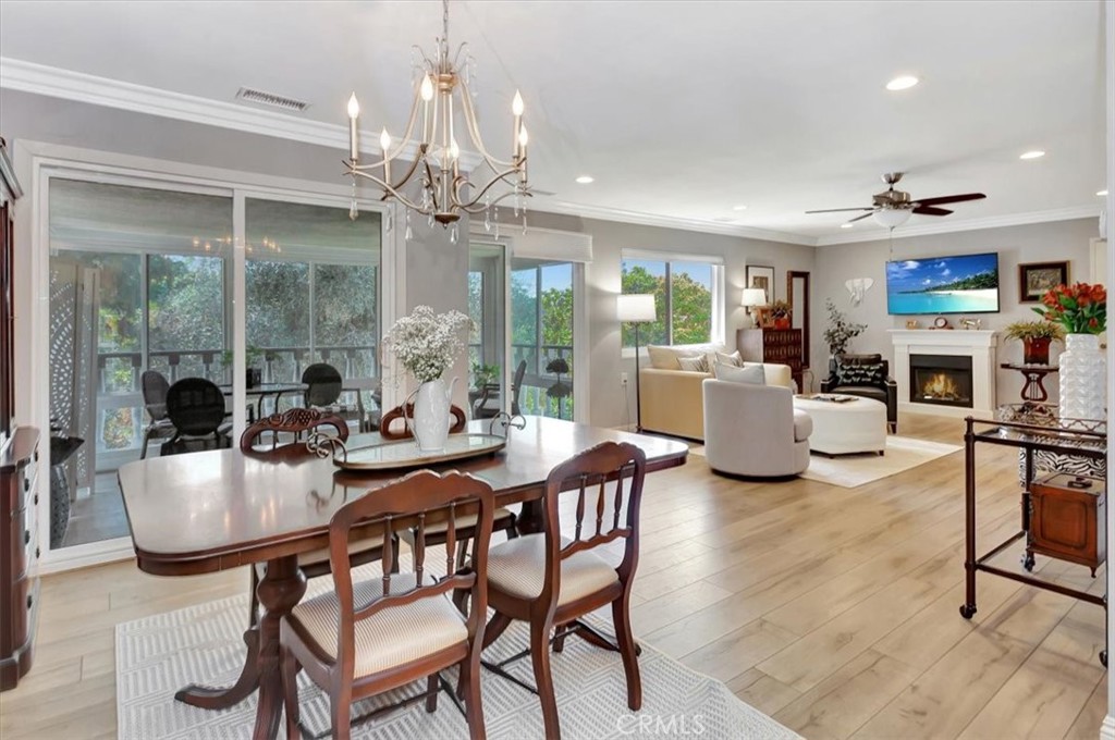 2402 Via Mariposa W 3b Property Photo 5