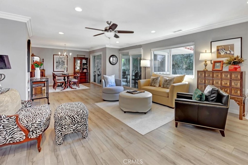 2402 Via Mariposa W 3b Property Photo 6