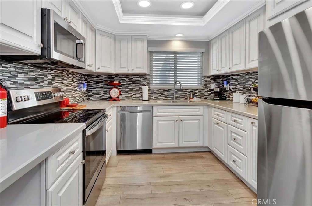 2402 Via Mariposa W 3b Property Photo 10