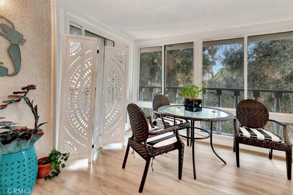 2402 Via Mariposa W 3b Property Photo 11