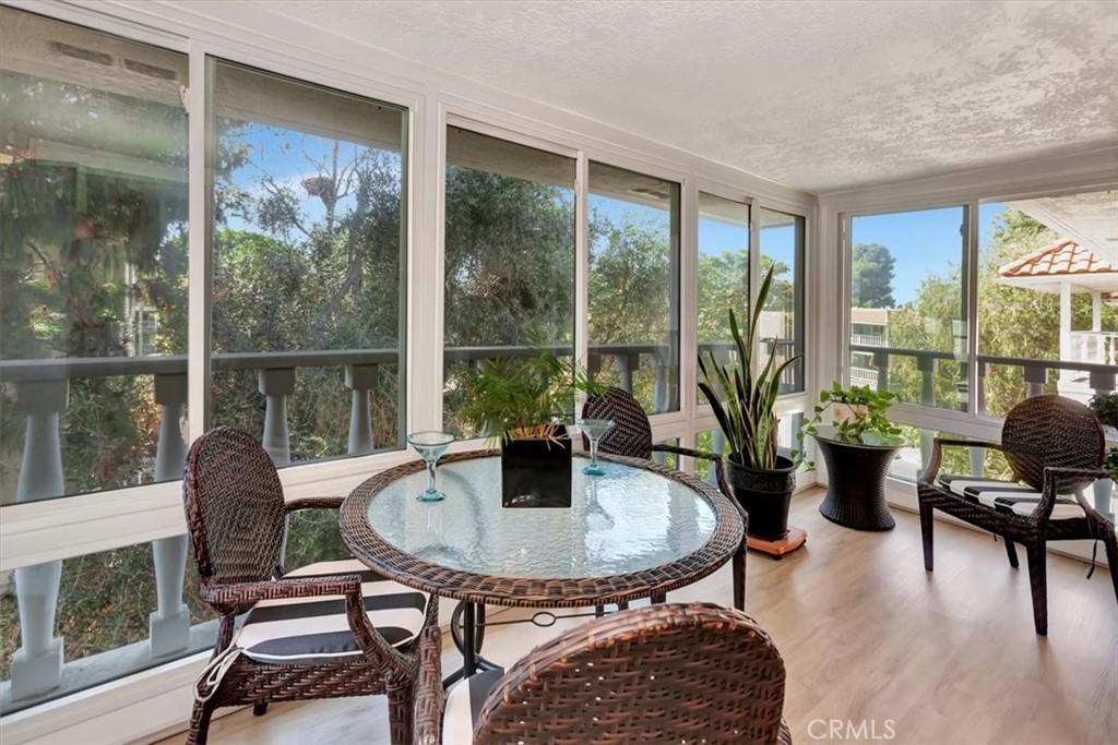 2402 Via Mariposa W 3b Property Photo 12