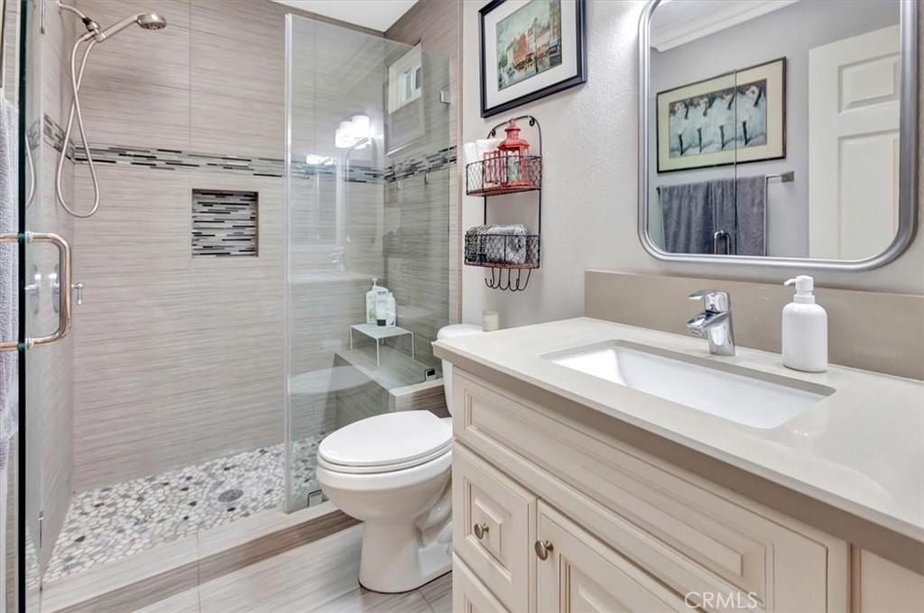 2402 Via Mariposa W 3b Property Photo 15