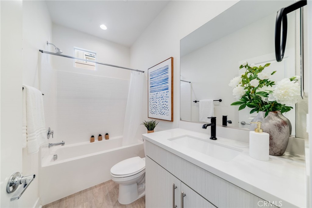 196 Episode Property Photo 24