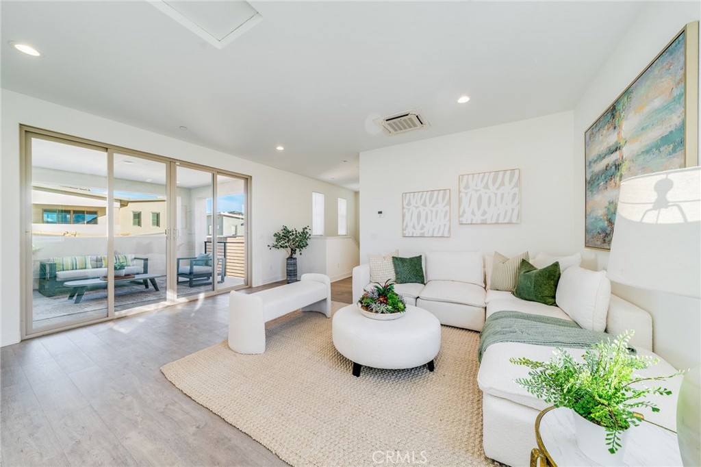 196 Episode Property Photo 38