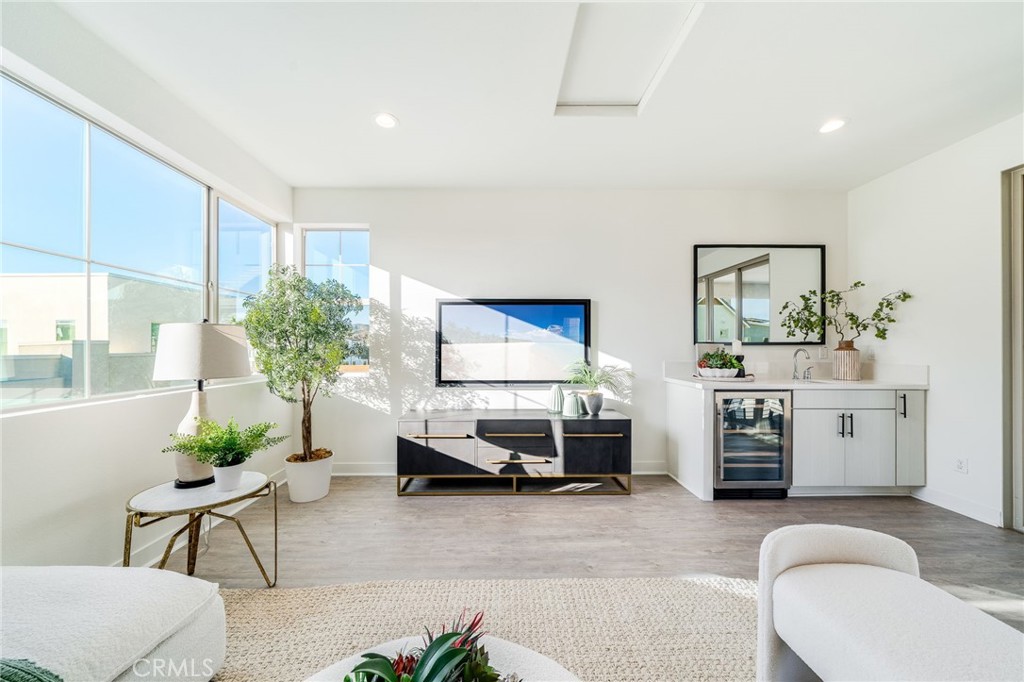 196 Episode Property Photo 40