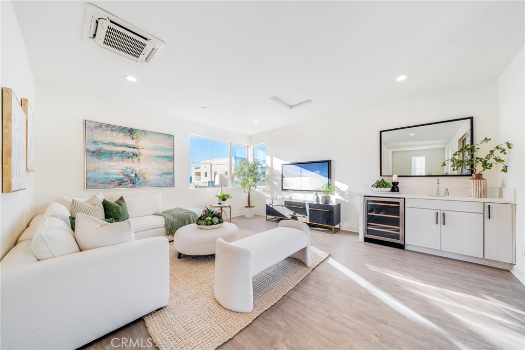 196 Episode Property Photo 47